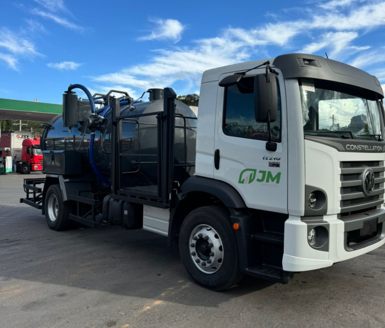 Caminhão Limpa Fossa